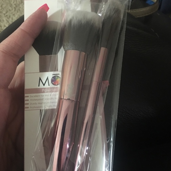 Brand new in the box never been used moda brushes - Picture 2 of 3